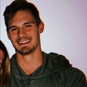 Meet your Posher, Eric